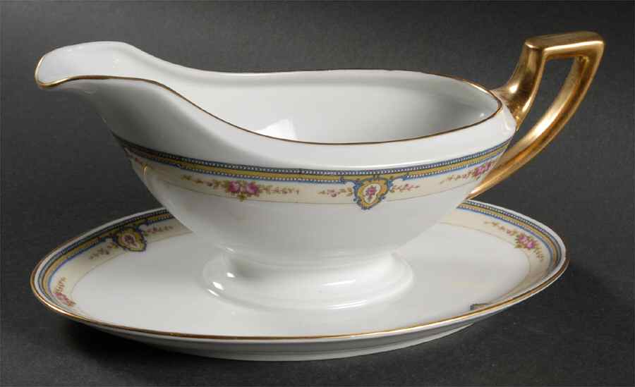 The Belvedere Gravy Boat with Attached Underplate by Thomas-1