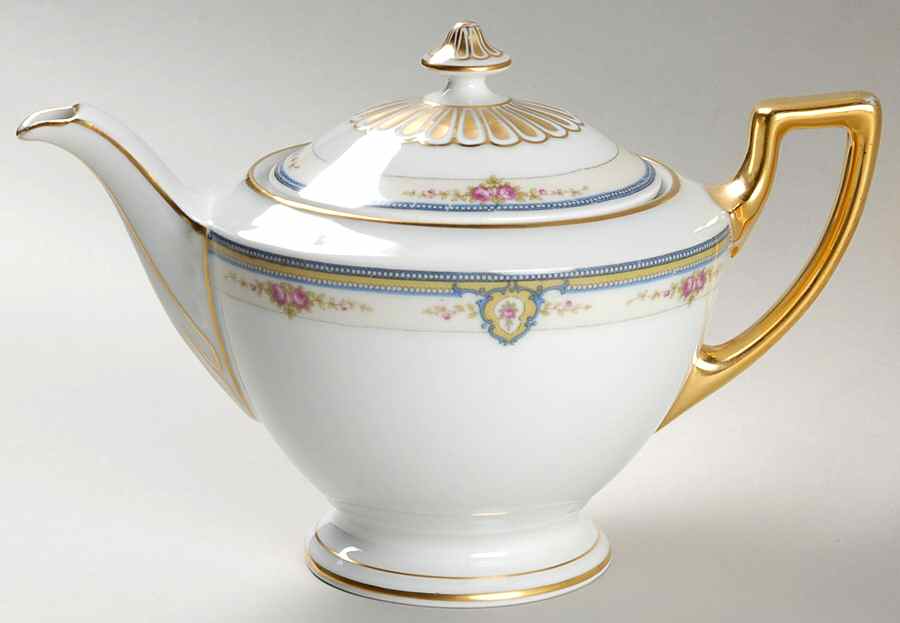 The Belvedere Teapot & Lid by Thomas-1