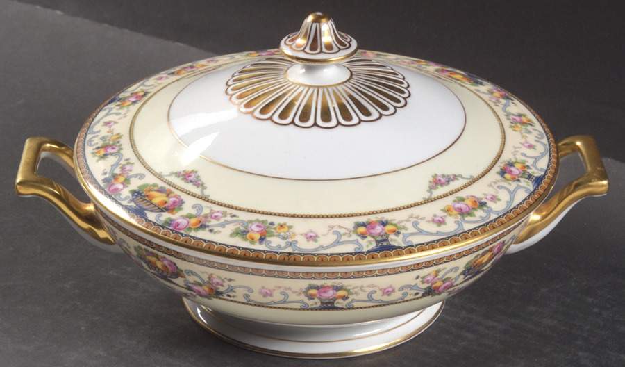 Briarcliff Round Covered Vegetable by Thomas-1