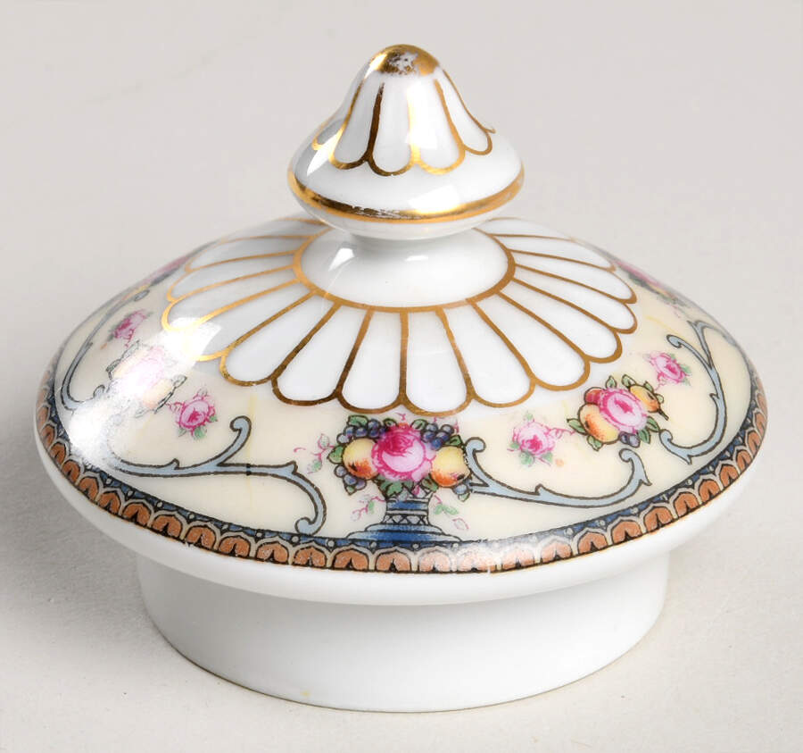 Briarcliff Lid for Coffee Pot by Thomas-1
