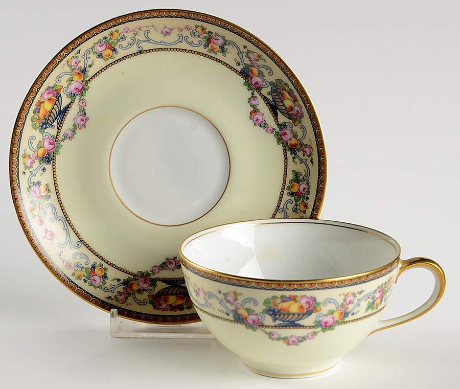Briarcliff Flat Cup & Saucer Set by Thomas-1