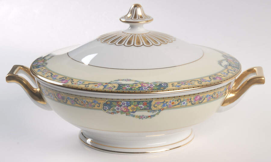 Columbia Round Covered Vegetable by Thomas-1