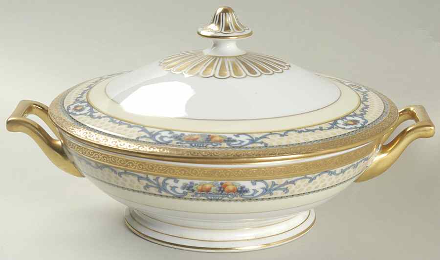 Delmonte Round Covered Vegetable by Thomas-1