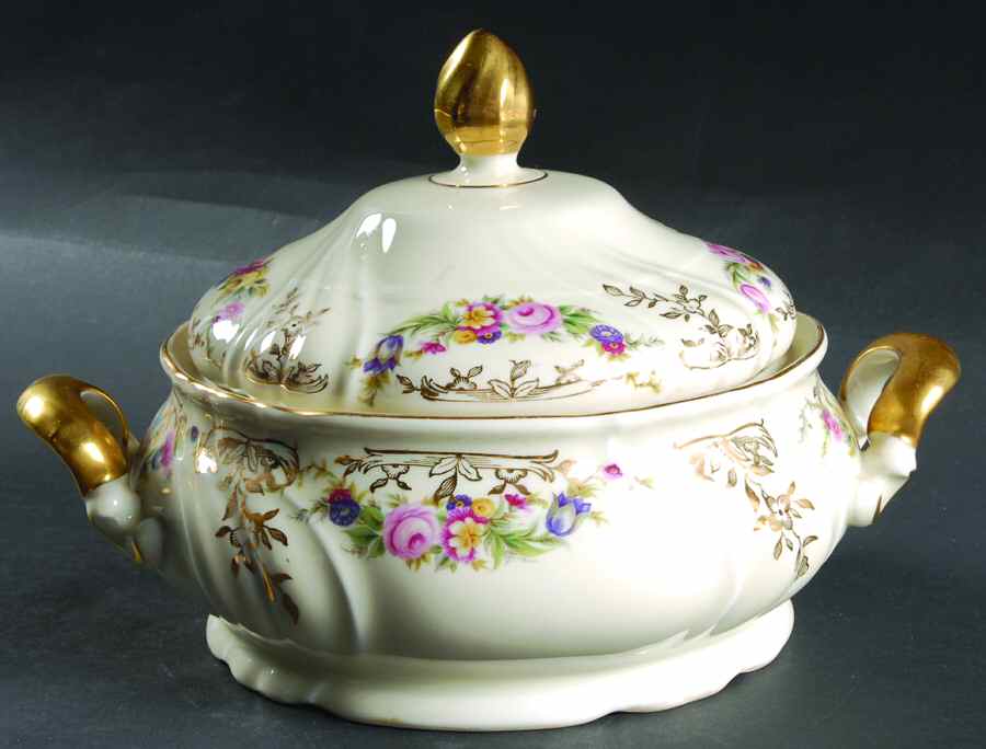 Dusebury Round Covered Vegetable by Thomas-1