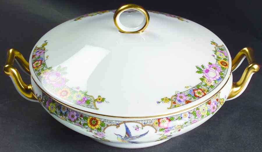 Elmsford Round Covered Vegetable by Thomas-1