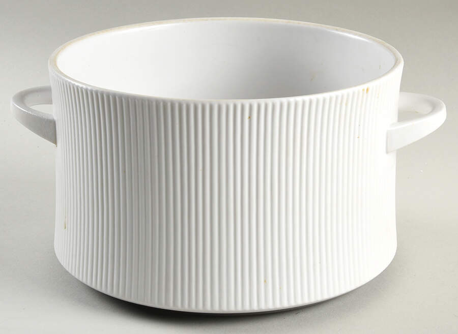 11010 2.75 Quart Round Casserole No Lid by Thomas-1