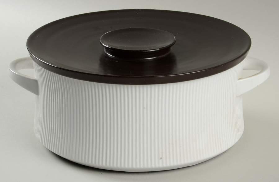 11010 4 Quart Round Covered Casserole by Thomas-1