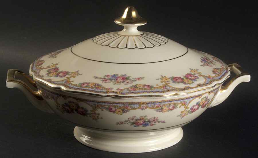 Gloucester Round Covered Vegetable by Thomas-1