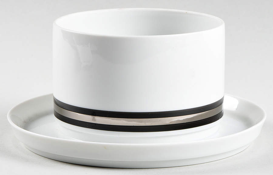 Hussar Gravy Boat with Attached Underplate by Thomas-1