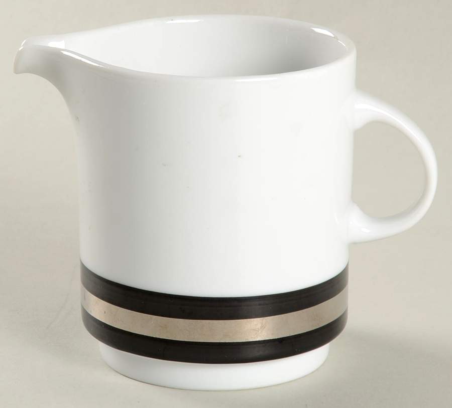 Hussar Creamer by Thomas-1