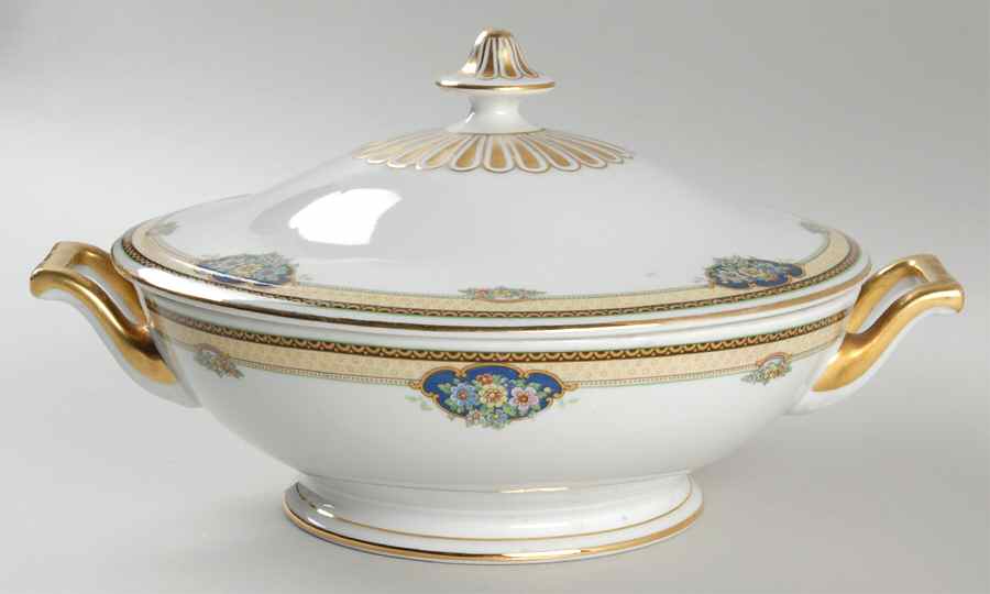 Irving Round Covered Vegetable by Thomas-1