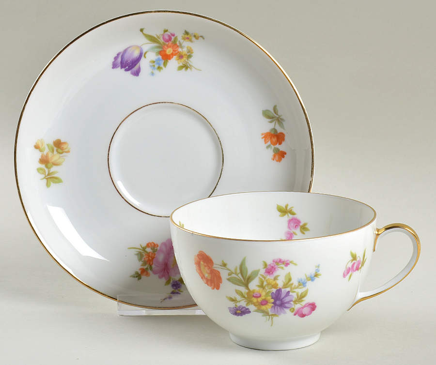 Lakewood Oversized Cup & Saucer Set by Thomas-1