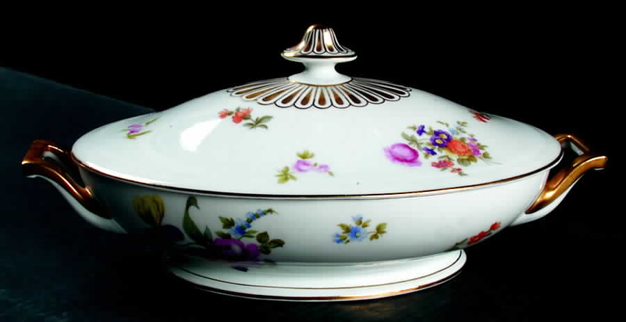 Lakewood Oval Covered Vegetable by Thomas-1