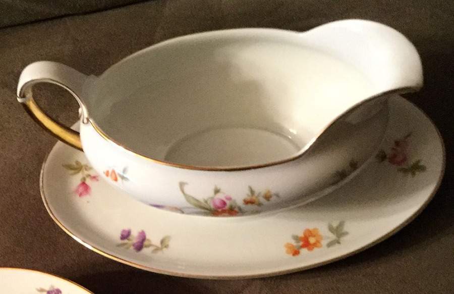 Lakewood Gravy Boat with Attached Underplate by Thomas-1