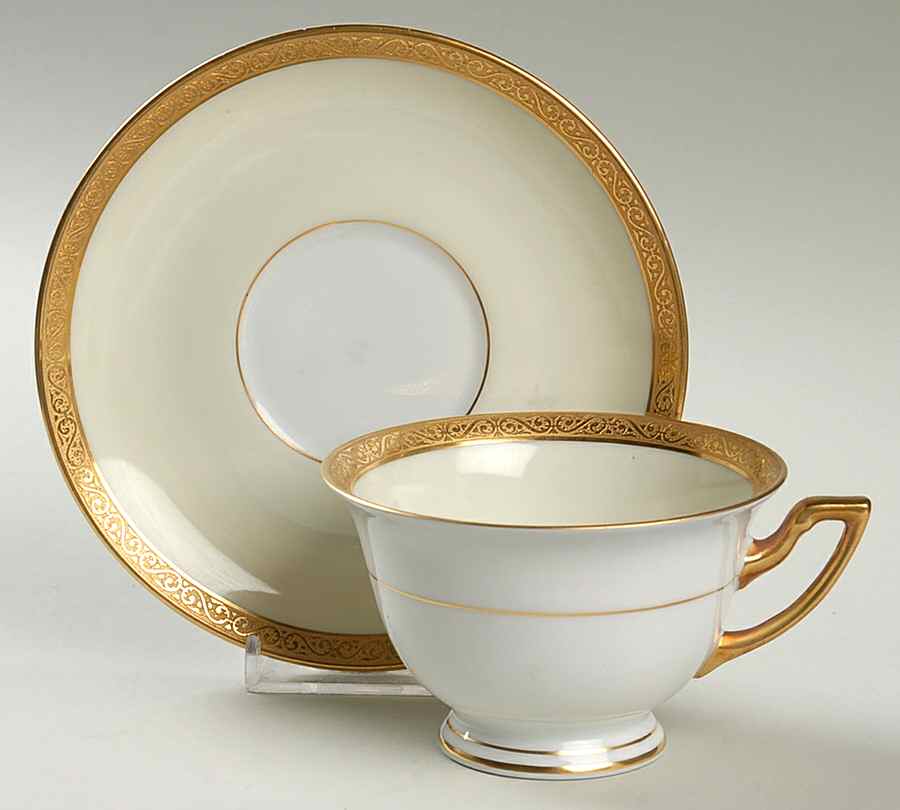 Marquise Footed Cup & Saucer Set by Thomas-1