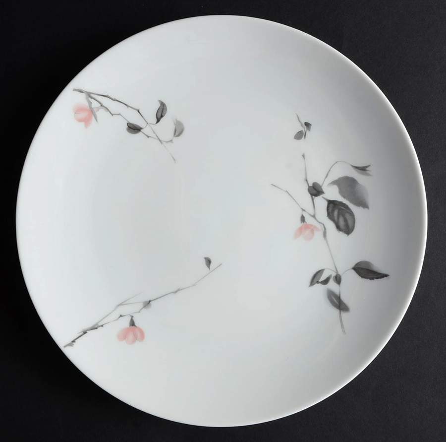 Quince (Medallion Shape) Dinner Plate by Thomas-1