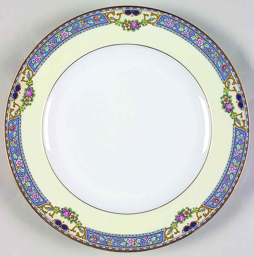 Queen Louise Luncheon Plate by Thomas-1