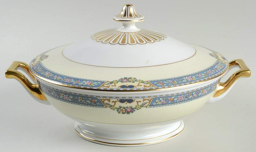Queen Louise Round Covered Vegetable by Thomas-1