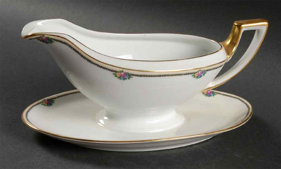 Rose Point Gravy Boat with Attached Underplate by Thomas-1