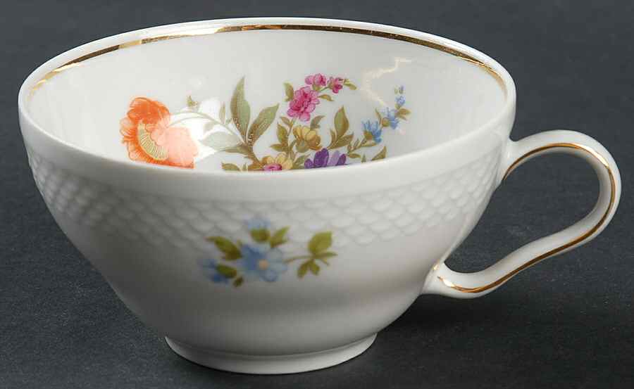 Spring Garden Flat Cup by Thomas-1