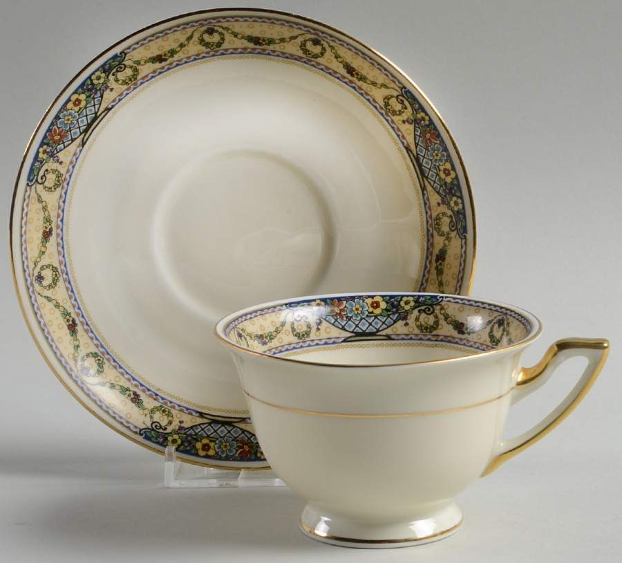 THO6 Footed Cup & Saucer Set by Thomas-1