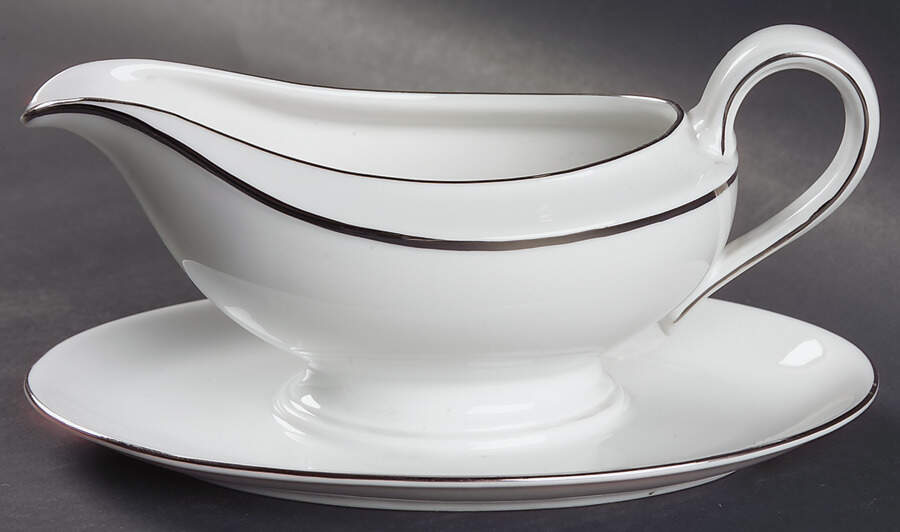 THO7 Gravy Boat with Attached Underplate by Thomas-1