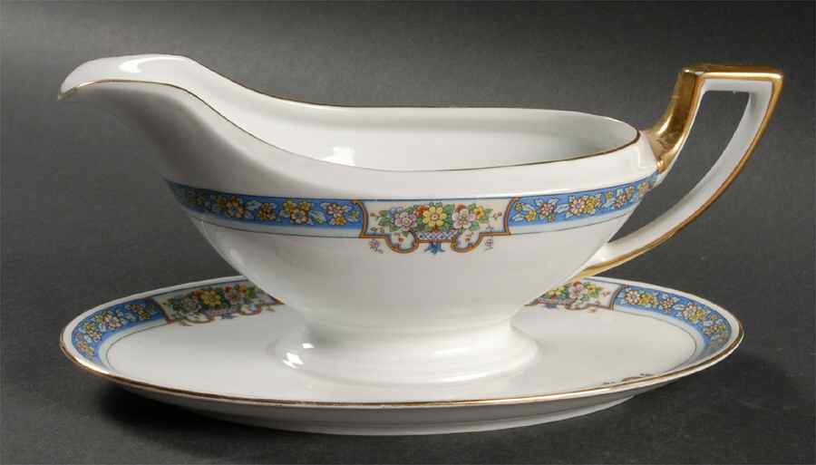 Trilby Gravy Boat with Attached Underplate by Thomas-1