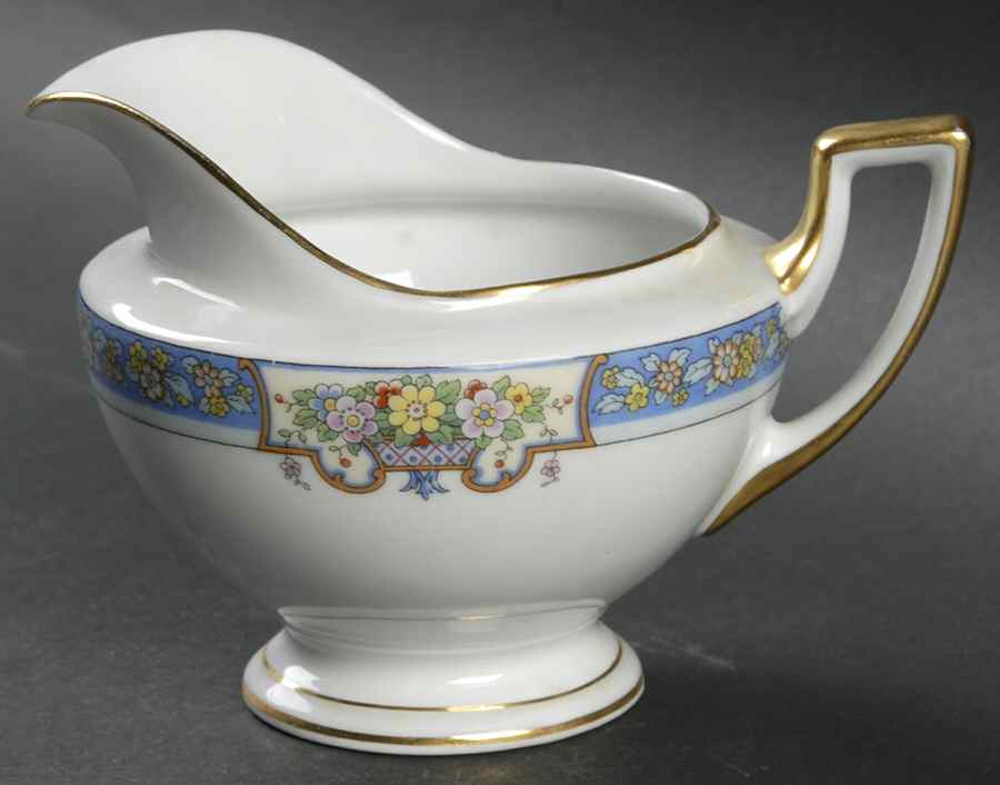 Trilby Creamer by Thomas-1