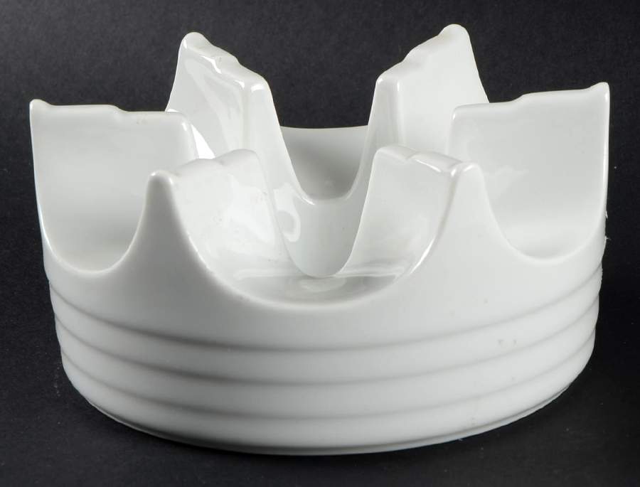 Trio White China Warmer Stand by Thomas-1
