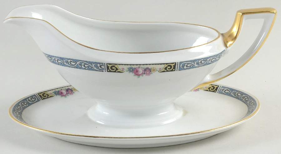 Windsor Gravy Boat with Attached Underplate by Thomas-1