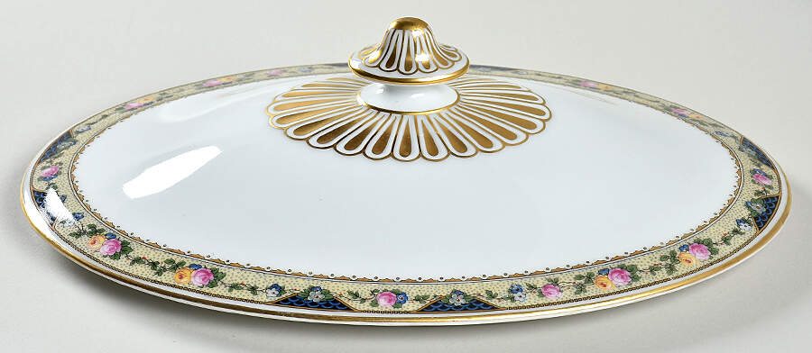Yorke Lid for Oval Vegetable by Thomas-1