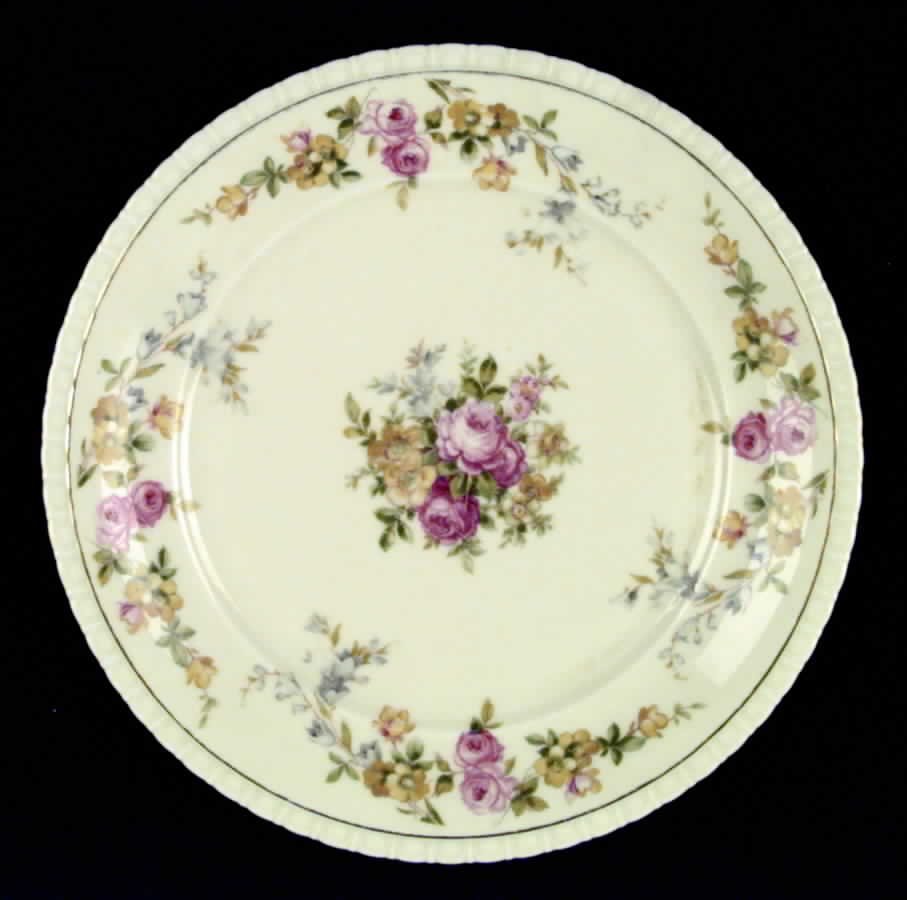 Antoinette Dinner Plate by Thun-1