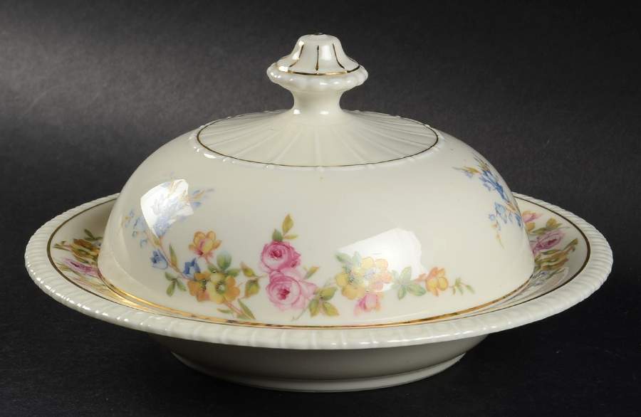 Antoinette Round Covered Butter by Thun-1