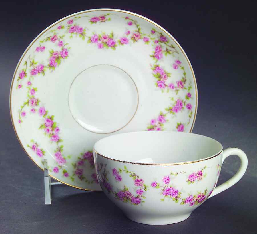 Bridal Rose (Smooth) Flat Cup & Saucer Set by Thun-1
