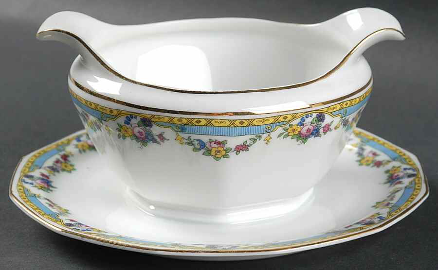 Cairo Gravy Boat with Attached Underplate by Thun-1