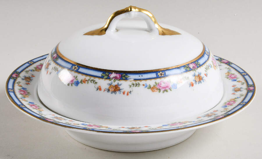 Carlton Round Covered Butter w/Strainer by Thun-1