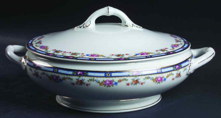 Carlton Round Covered Vegetable by Thun-1