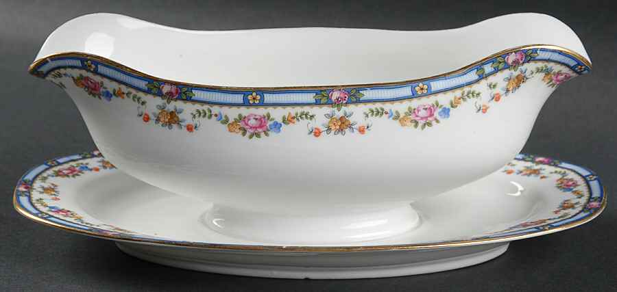 Carlton Gravy Boat with Attached Underplate by Thun-1
