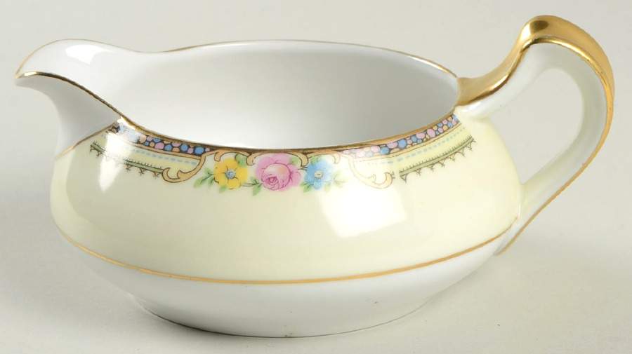 Delaware-Derby Creamer by Thun-1