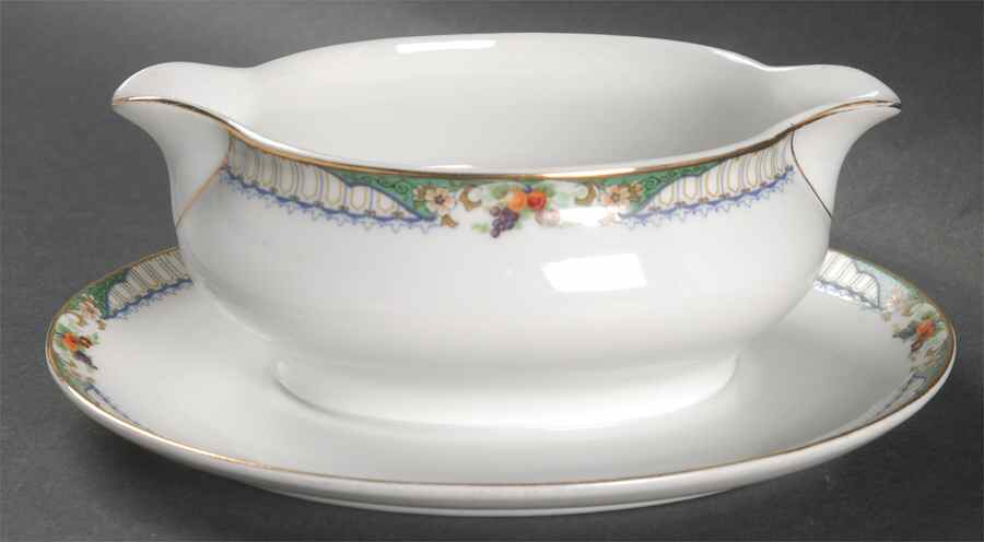 De Luxe Gravy Boat with Attached Underplate by Thun-1