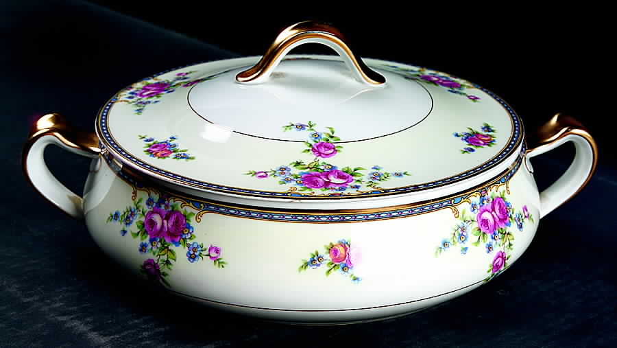 The Duchess Rose Round Covered Vegetable by Thun-1