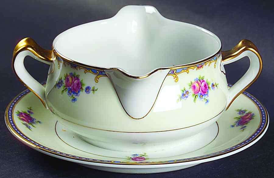 The Duchess Rose Gravy Boat with Attached Underplate by Thun-1