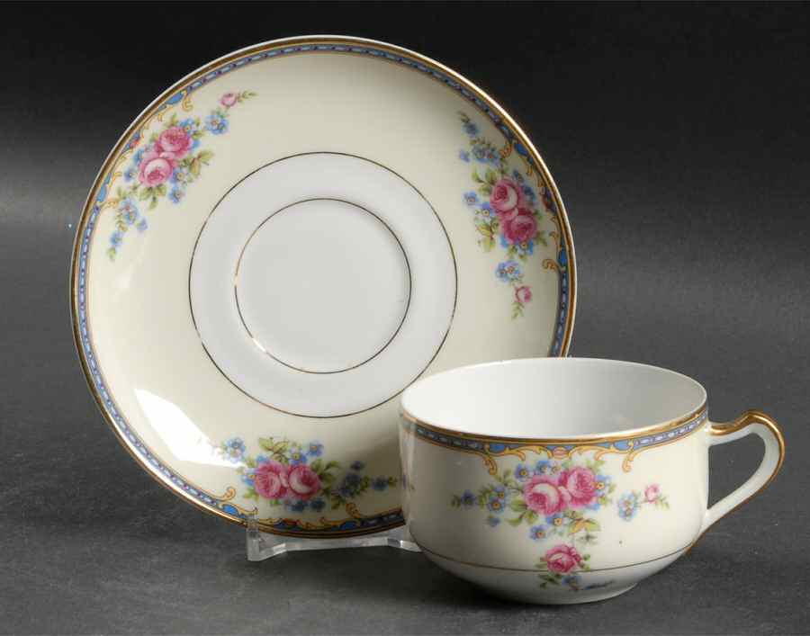 The Duchess Rose Flat Cup & Saucer Set by Thun-1