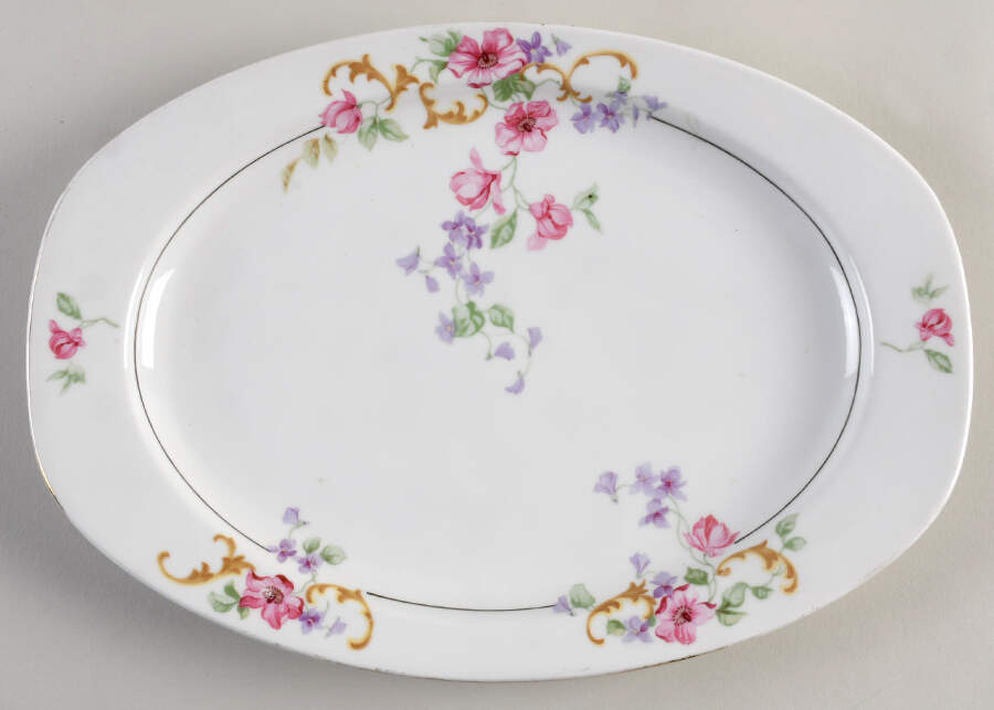 Edna 11" Oval Serving Platter by Thun-1