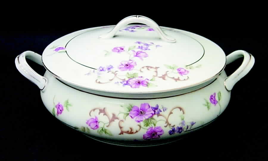 Edna Round Covered Vegetable by Thun-1