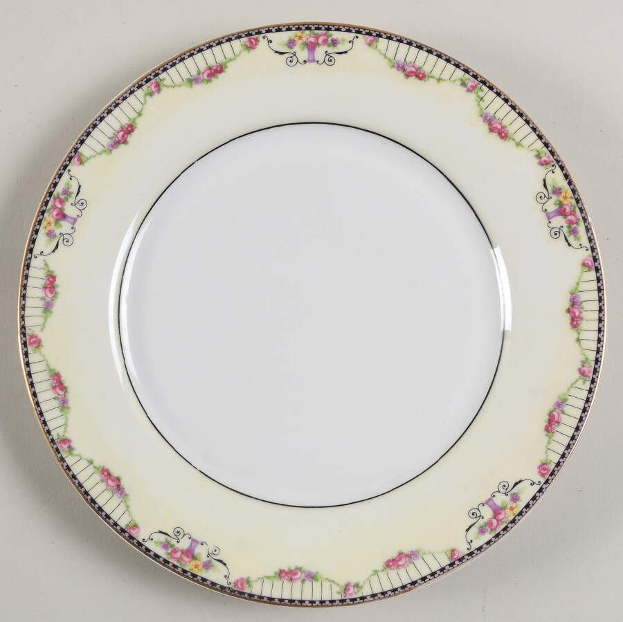 Empire (Cream Border) Luncheon Plate by Thun-1
