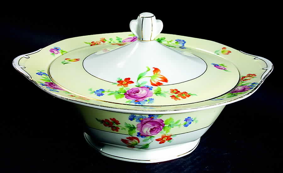 Lexington Round Covered Vegetable by Thun-1
