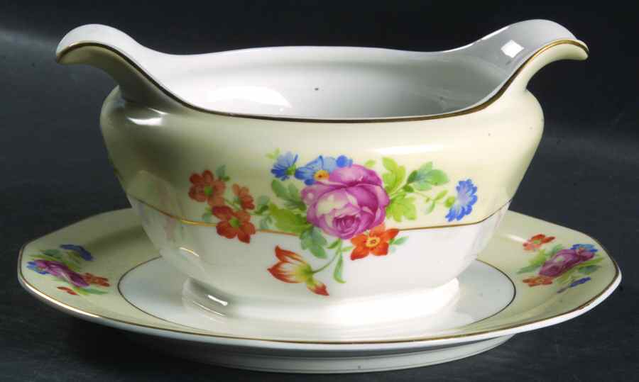 Lexington Gravy Boat with Attached Underplate by Thun-1