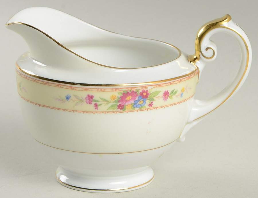 Lucille Creamer by Thun-1