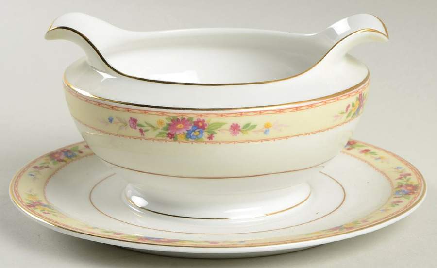 Lucille Gravy Boat with Attached Underplate by Thun-1